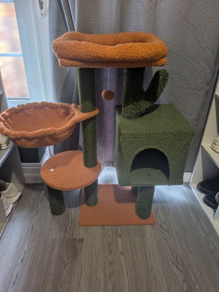 Cat tree