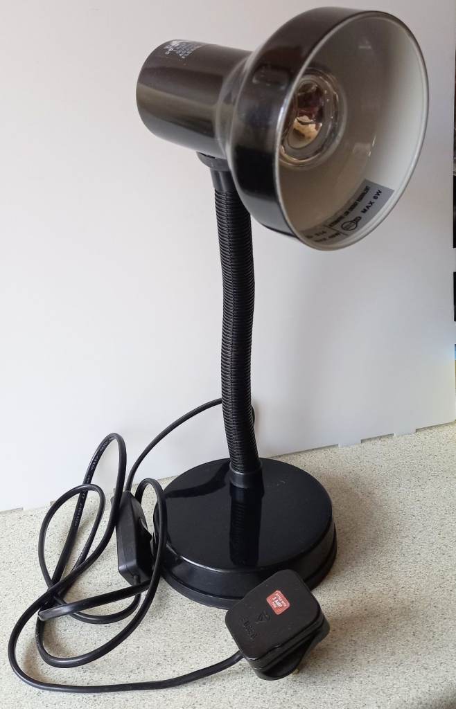 1 Adjustable Positions Desk Lamp