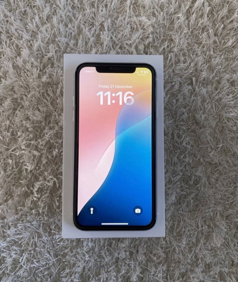 image for iPhone 11 white 64GB Excellent condition 