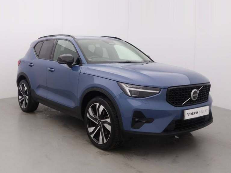 VOLVO XC40 2.0 B4P Ultra Dark 5dr Auto