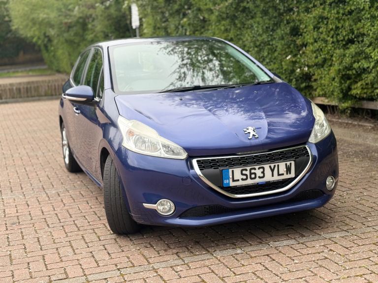 Peugeot, 208, Hatchback, 2014, Manual, 1199 (cc), 5 doors