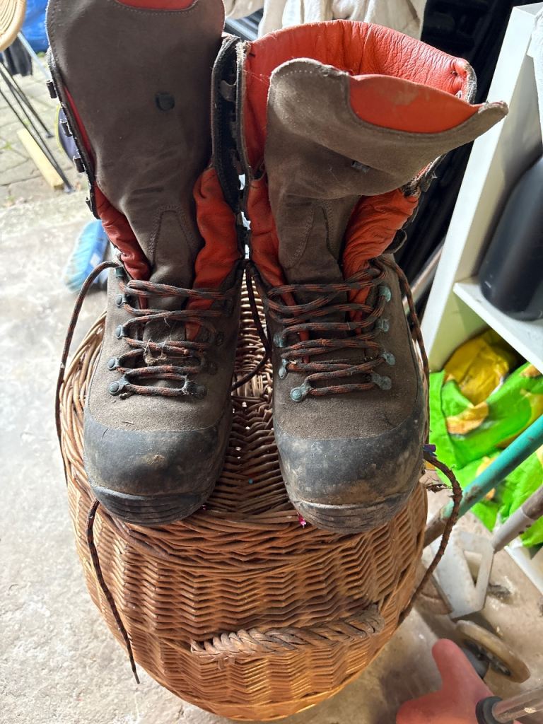 Husqvarna chainsaw boots size 10.5