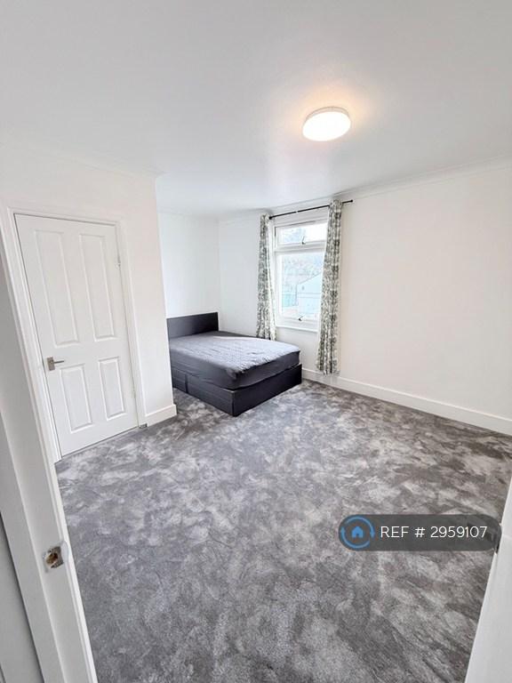 3 bedroom house in Frederick Place, London, SE18 (3 bed) (#2959107)