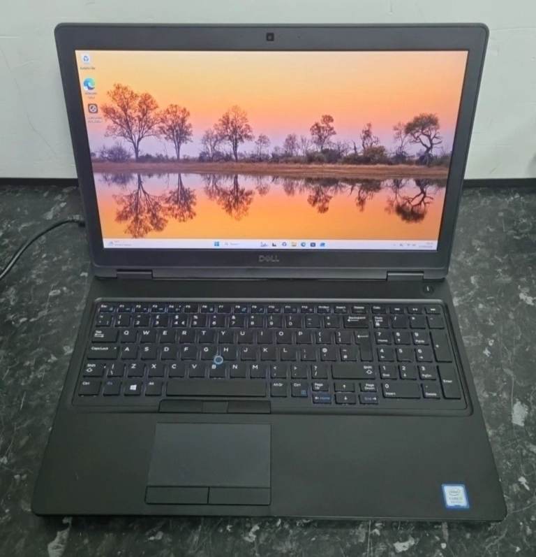 Dell Latitude 5590 15.6" Core i7-8650U Memory 16GB RAM Storage 512GB SSD Windows 11 Pro Laptop