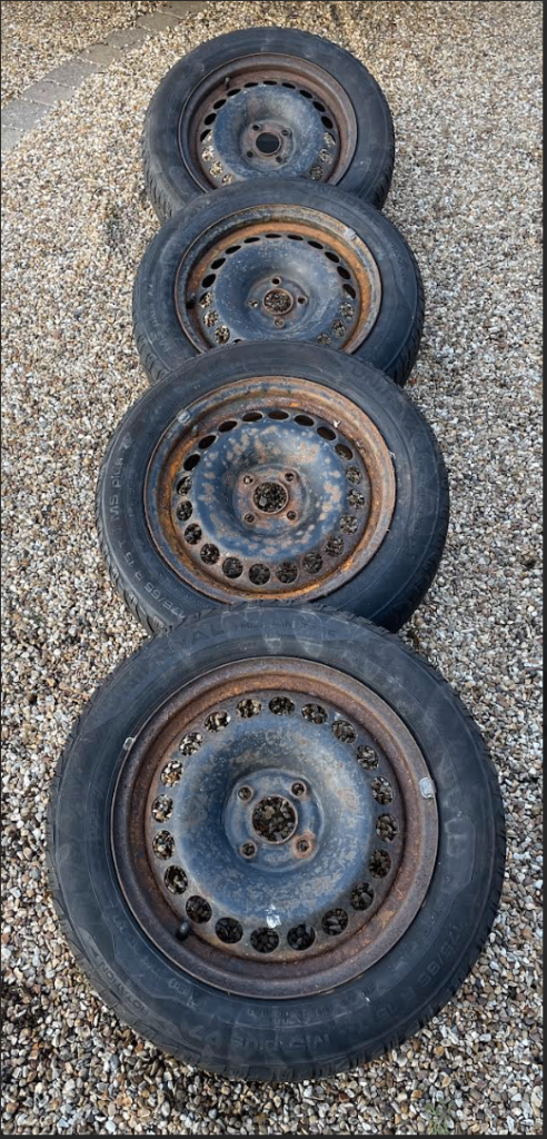 FOUR 15" STEEL WHEELS FROM A VAUXHALL ASTRA. WILL ALSO FIT FIAT PUNTO