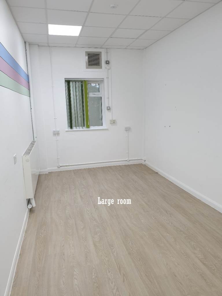 Double room to rent in Romford (Harold  Hill)