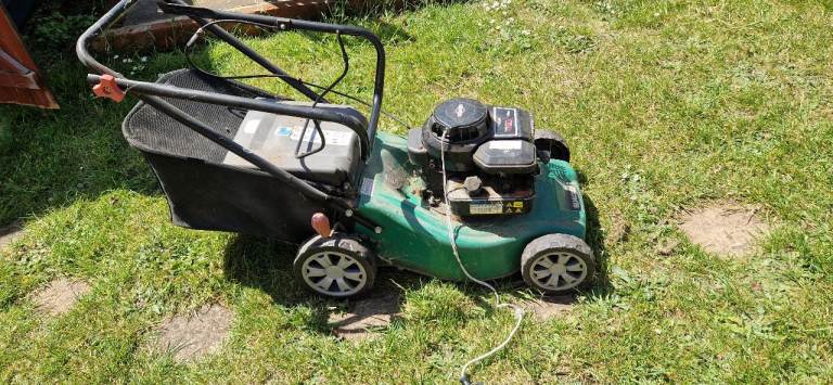Briggs and stratton lawnmower