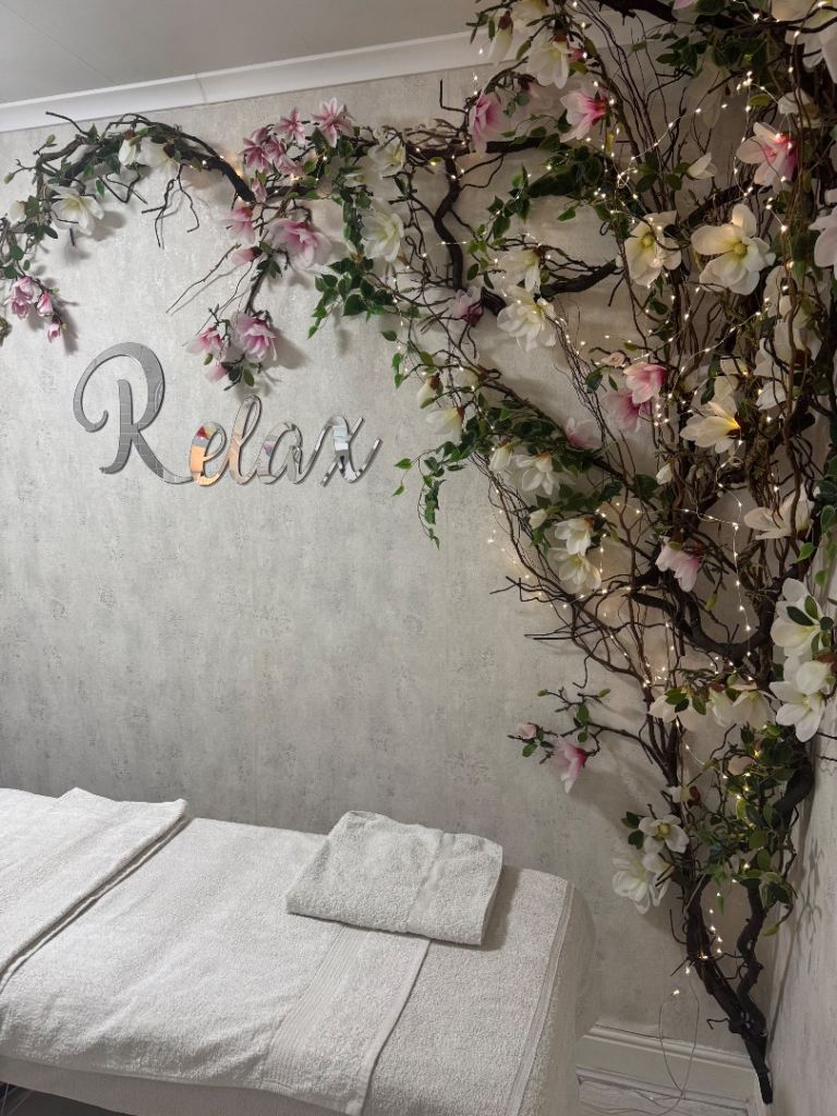 PROFESSIONAL THERAPEUTIC SPORTS RELAX MASSAGE THERAPY 