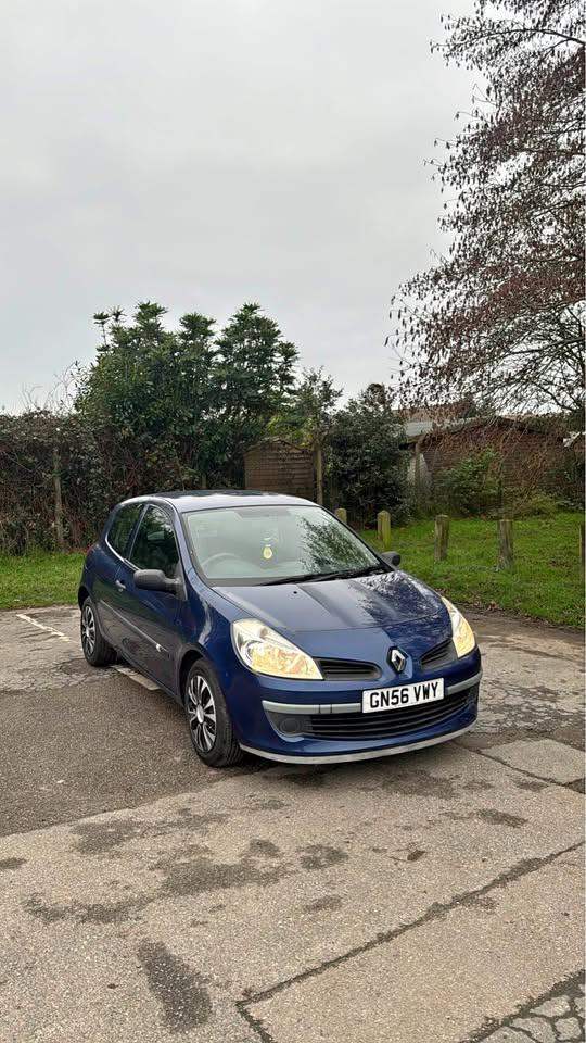 Renault Clio 1.2 – 68k Miles – FSH – Apple CarPlay & Reverse Camera - Cheap Insurance