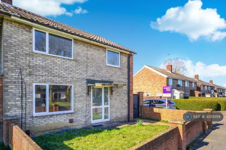 3 bedroom house in Glastonbury Road, Corby, NN18 (3 bed) (#3055159)