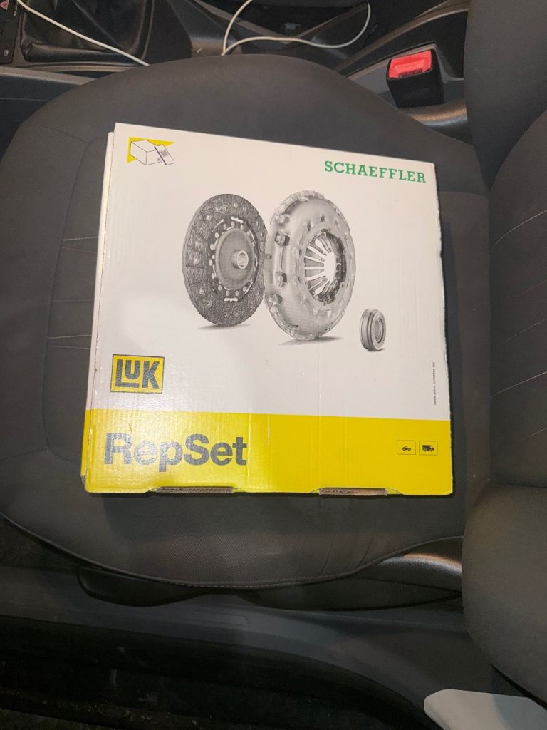 BRAND NEW LUK CLUTCH KIT 2011 SEAT IBIZA