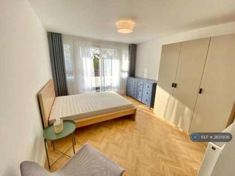 1 bedroom in Spinnaker House, London, E14 (#2825836)
