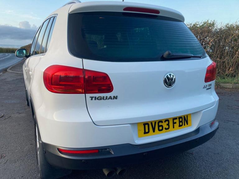 2013 Volkswagen Tiguan 2.0 TDI BlueMotion Tech SE 4WD Euro 5 (s/s) 5dr ESTATE Diesel Manual
