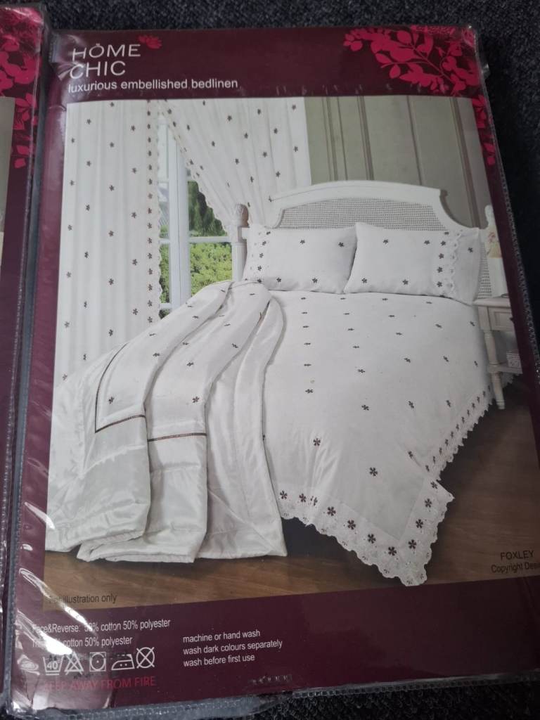 HOME CHIC Double Duvet Set & Matching Lined Curtains – NEW