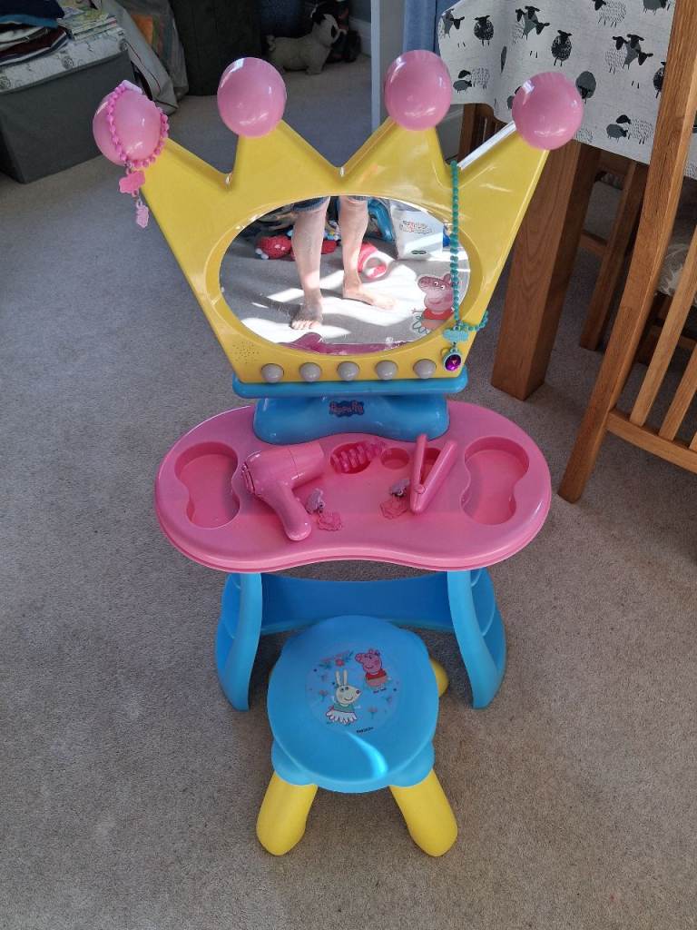 Peppa Pig Dressing Table with Stool and Accessories – Good Condition