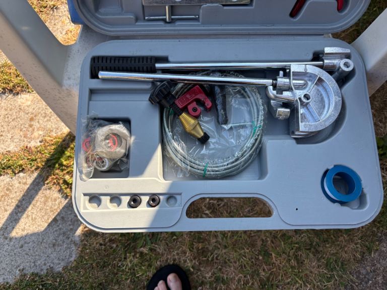 Pipe bender and cutting kit