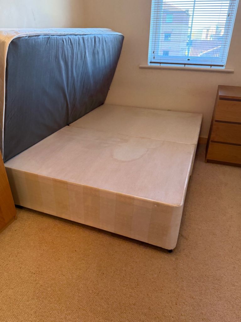 DOUBLE BED WITH STORAGE DRAWERS