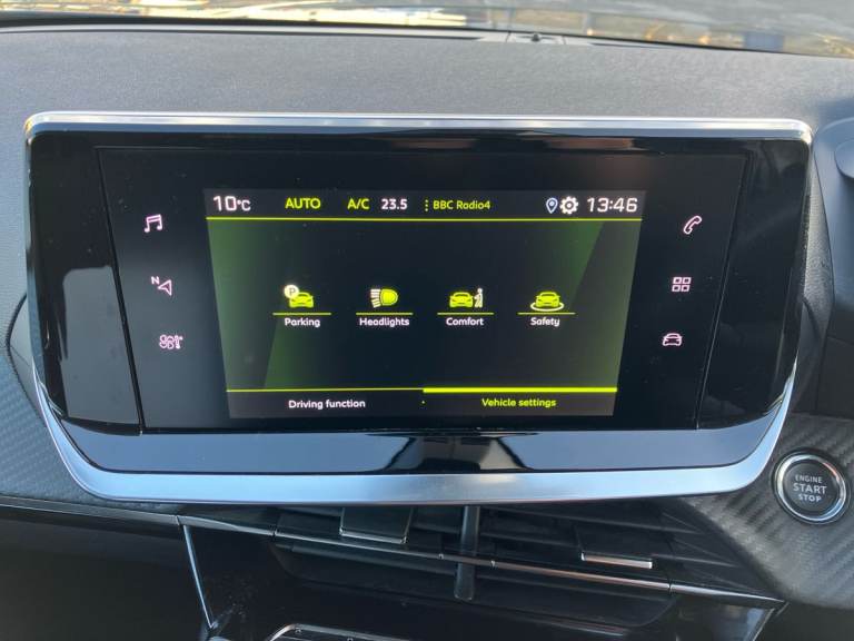 2022 Peugeot 2008 1.2 PureTech Allure Premium 5dr Estate PETROL Manual