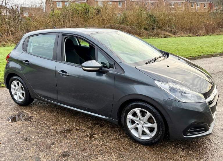 2017 Peugeot 208 Active 1.6 Diesel,Mot December 2026,Full Service History,£20 Road Tax 