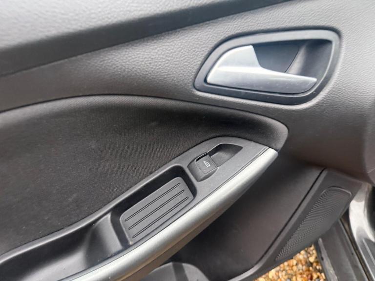 2017 Ford Focus 1.0 EcoBoost 125 Zetec Edition 5dr HATCHBACK PETROL Manual