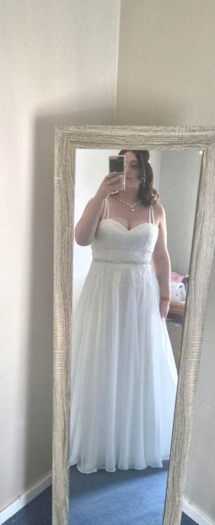 Beautiful White Wedding Dress –very  Good Condition