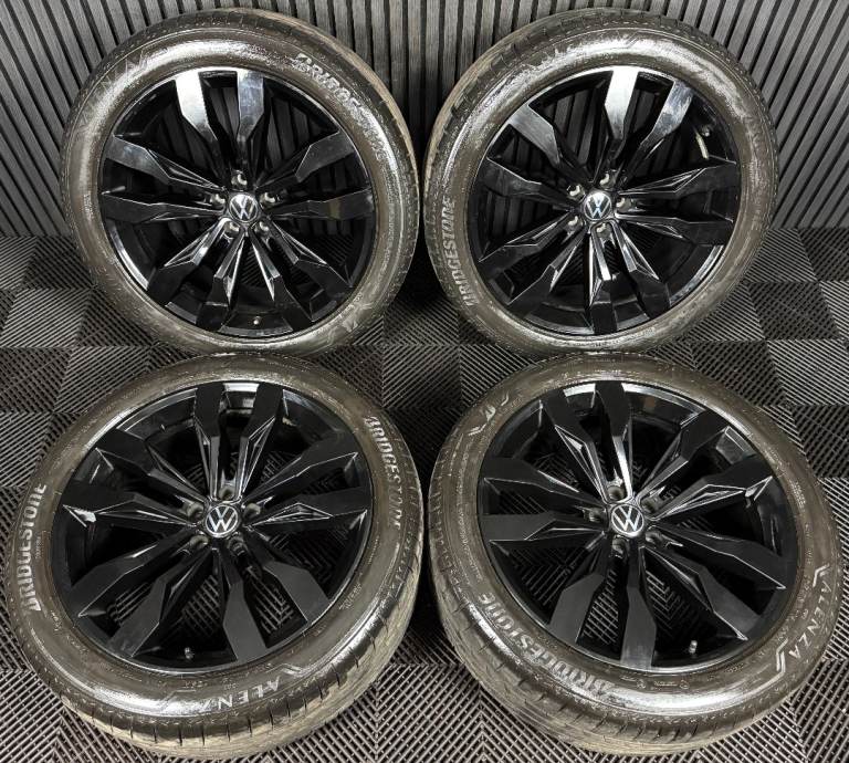 21'' GENUINE VW TOUAREG SUZUKA BLACK R LINE WHEELS ALLOYS TYRES