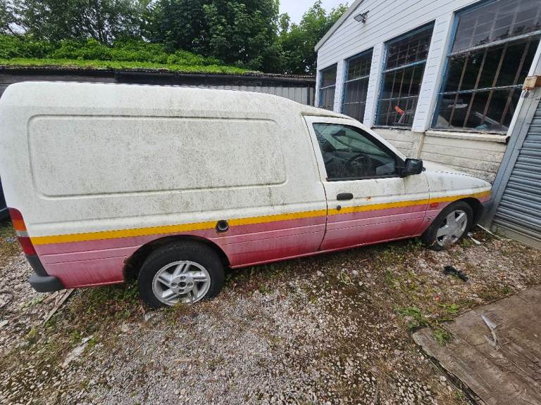 Ford, ESCORT, Car Derived Van, 2000, Manual, 1753 (cc)