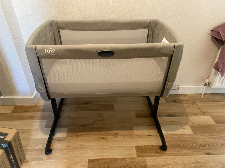 Joie Roomie Go bedside crib