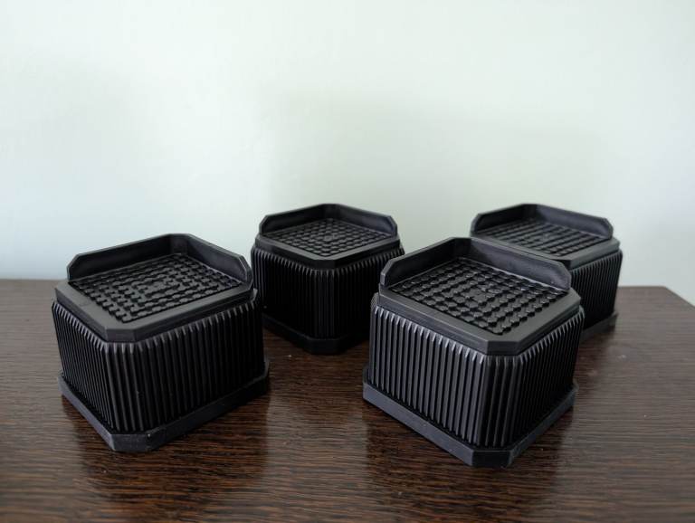 Furniture lifting blocks set of four 