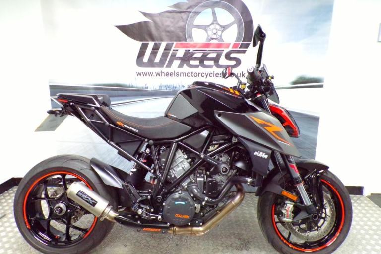2018 KTM 1290 SUPERDUKE R WITH ONLY 7010 MILES FROM NEW