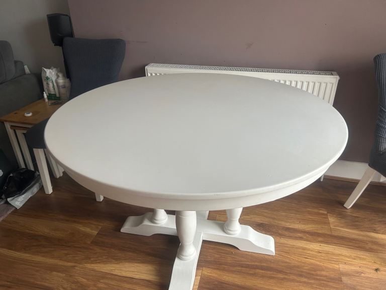 Round dining table 120cm