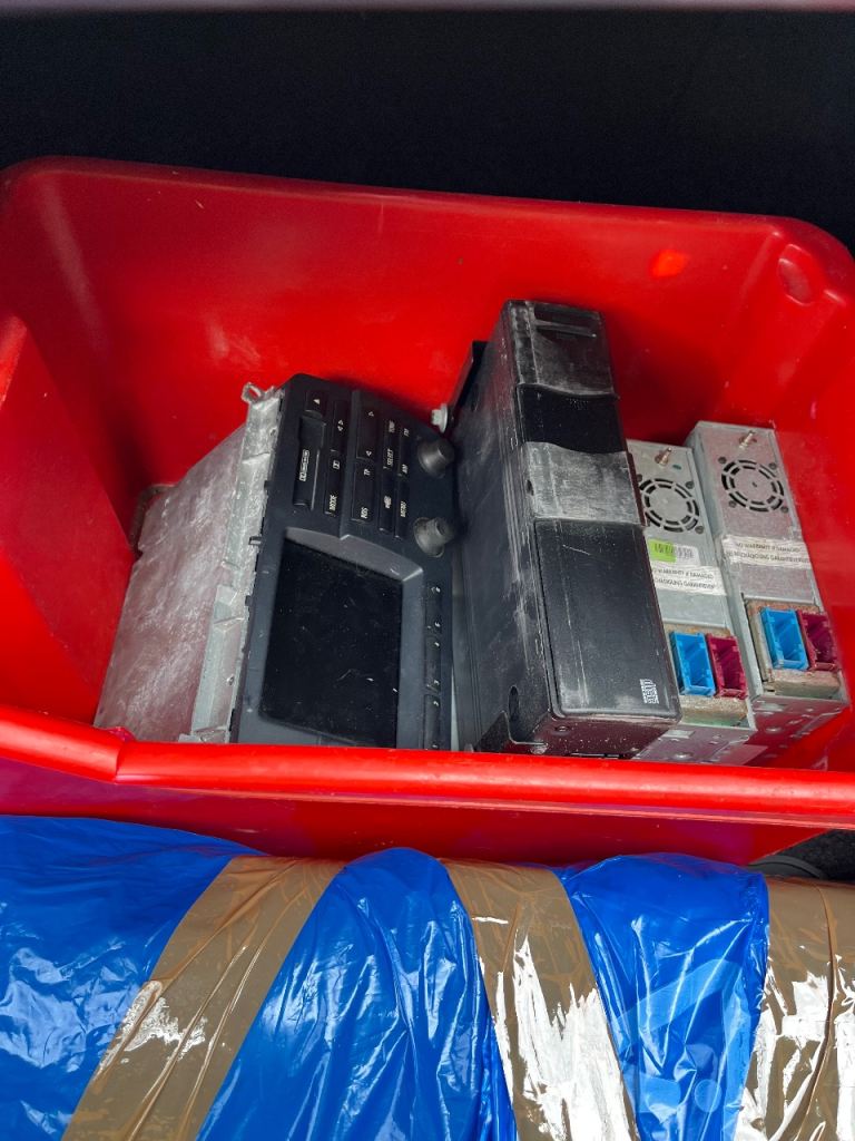 Rover 75 sat nav and disc changers 