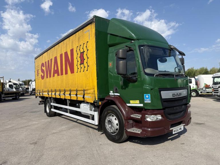 2017 DAF LF 220 4X2 CURTAIN SIDER