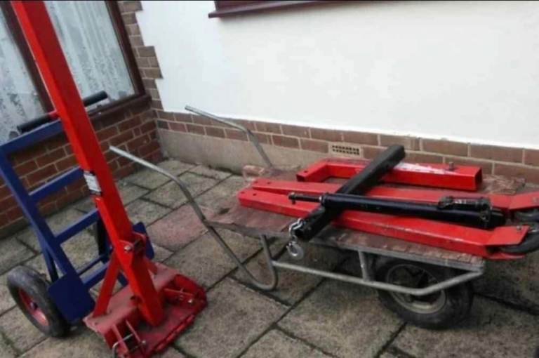 Engine crane for hire