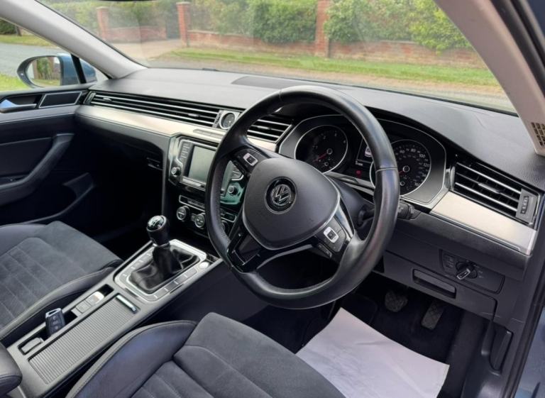 2016 VOLKSWAGEN PASSAT GT 2.0 TDi BLUEMOTION TECH 10 SERVICE STAMPS CAMBELT DONE