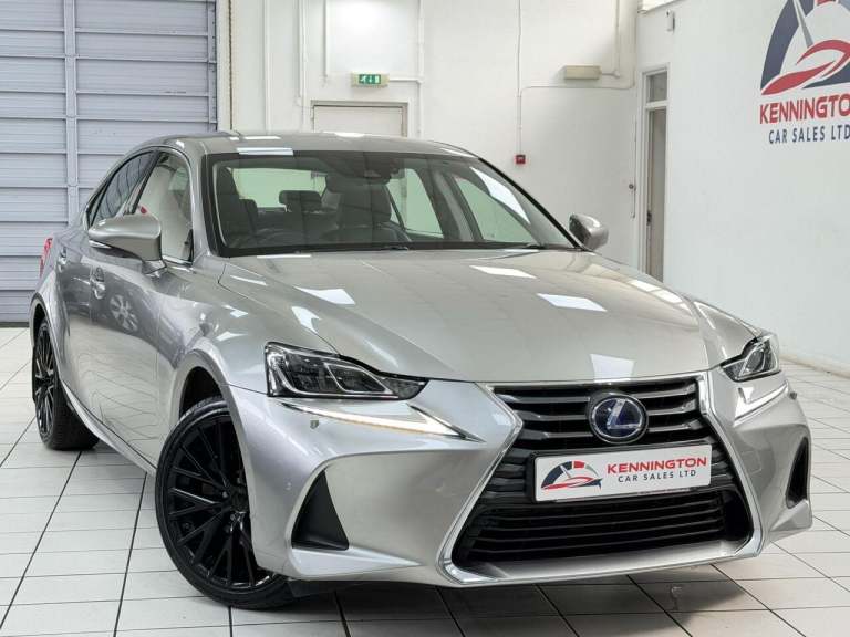 2017 Lexus IS Saloon (2016 - 2020) Saloon Hybrid Automatic