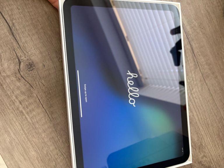 Apple iPad 16 128gb 11th generation 