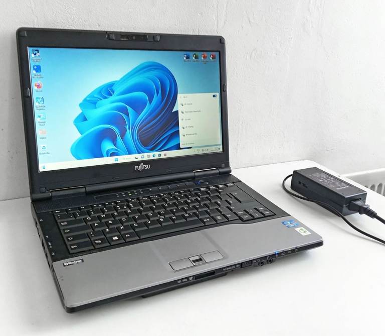 Fujitsu Laptop (i5 / i7, WIFI, SSD, Office 2024, Windows 11, Photoshop, Video Editing, PC, Computer