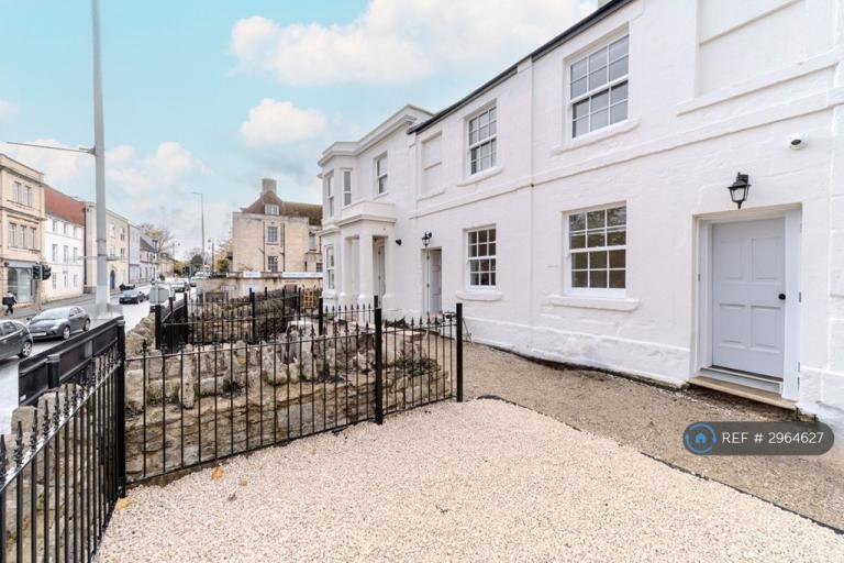 1 bedroom in Stallard Street, Trowbridge, BA14 (#2964627)