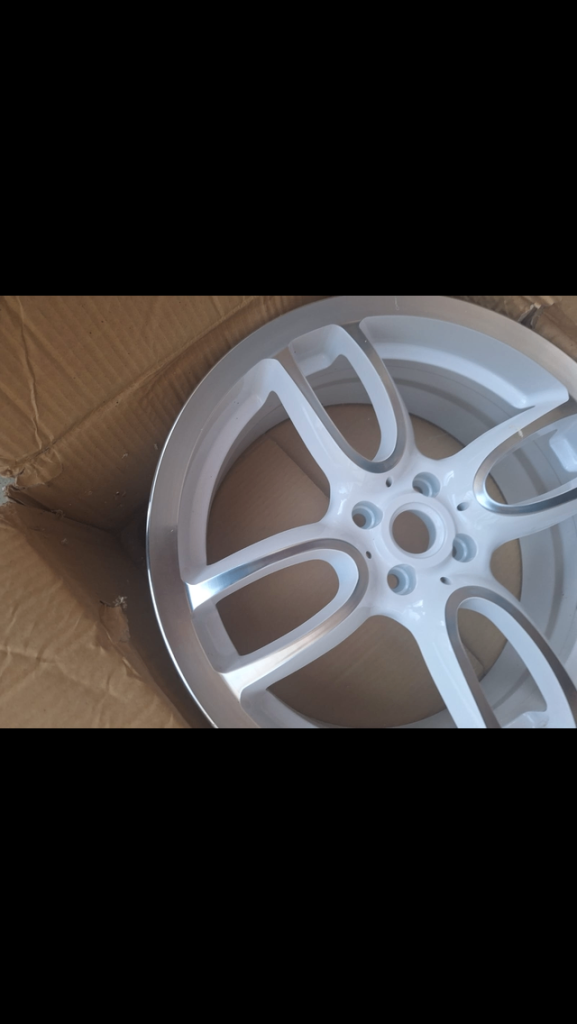 Brand New unused 19”Rim  depth approximately 9”. JCW Stunning‼️ Alloy Wheel x1   