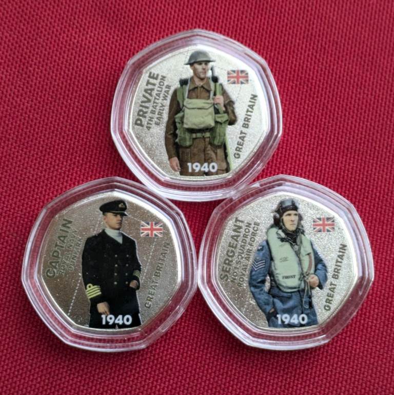 ♥ Uniforms of WW2 - 3x 50p-shaped commemorative coins #2