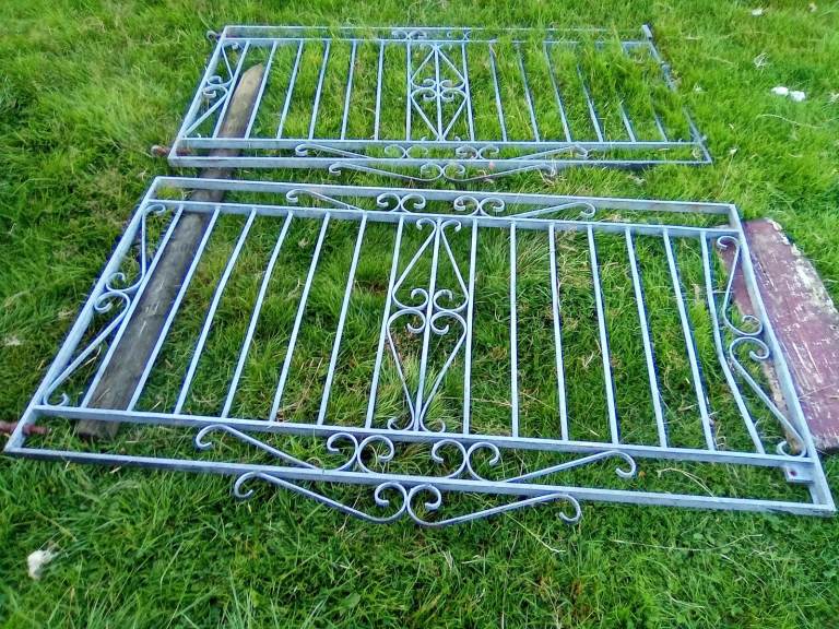 11ft Drive Gates 