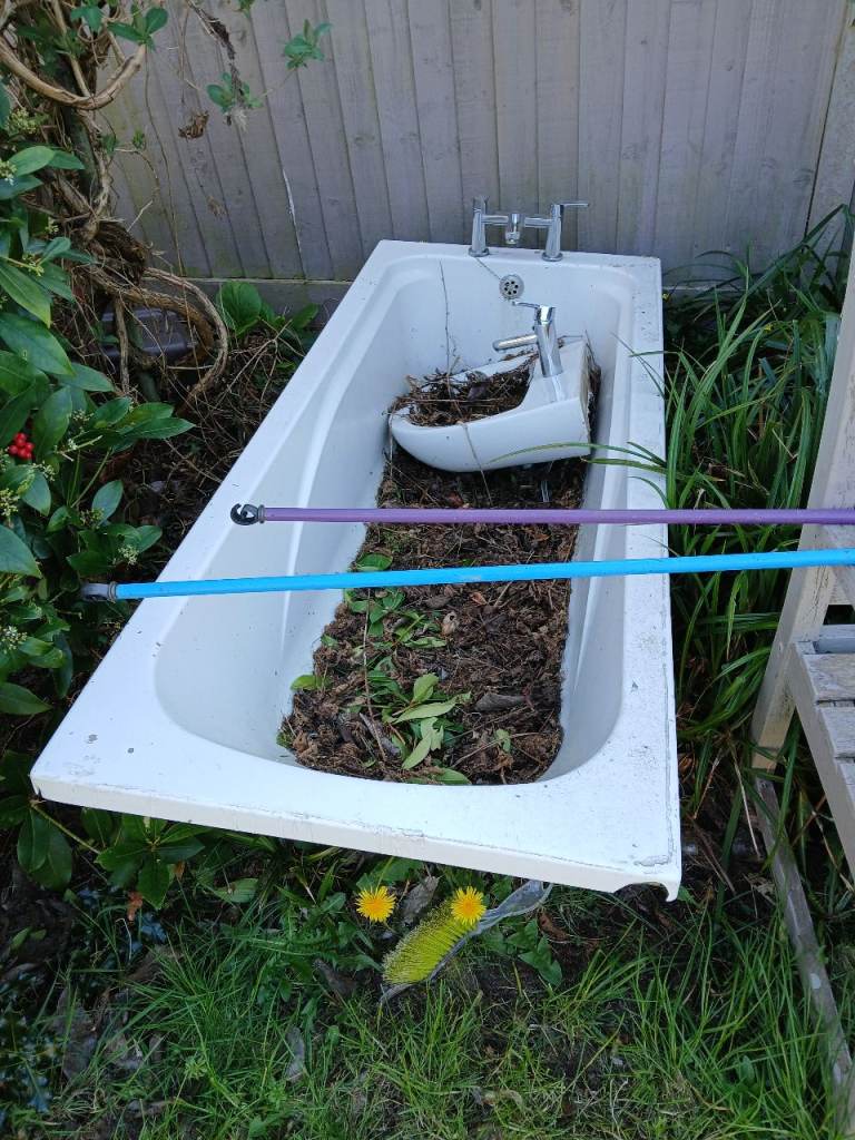 Upycle Pond/Raised Bed/Trough (Used Bath)
