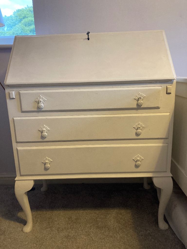 white bureau / writing desk 