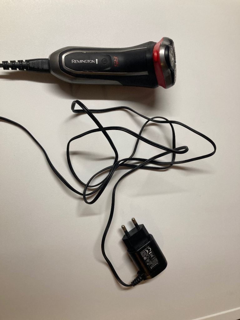 MEN’S REMINGTON CORDLESS ELECTRIC RAZOR