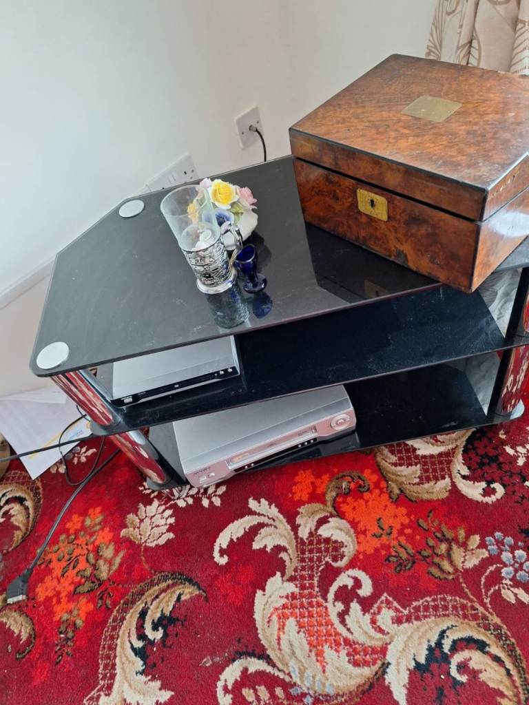 Tv stand