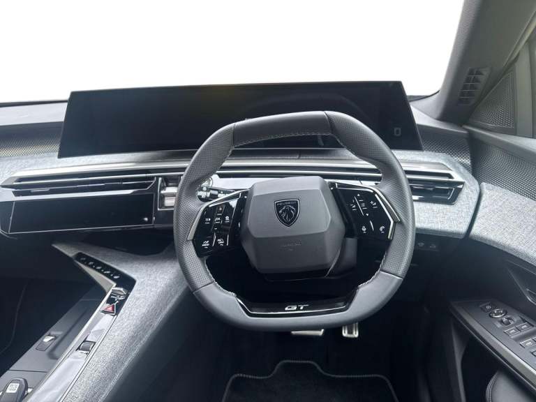 2025 Peugeot 5008 1.2 Hybrid 136 GT 5dr e-DSC6 HATCHBACK PETROL Automatic