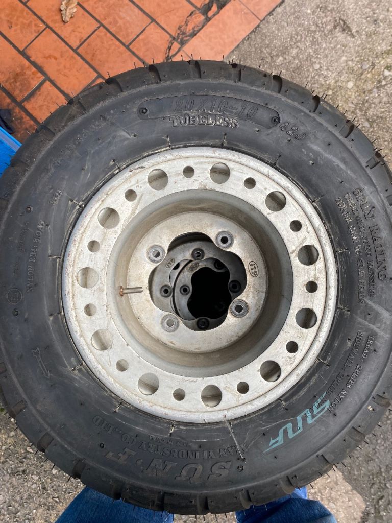 Quad wheels and tyres