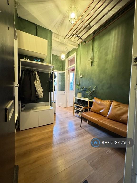 1 bedroom flat in Milton Street, Edinburgh, EH8 (1 bed) (#2717593)