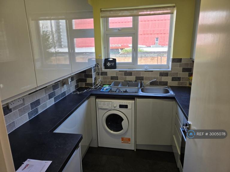 2 bedroom flat in City Centre, Coventry, CV3 (2 bed) (#3005078)